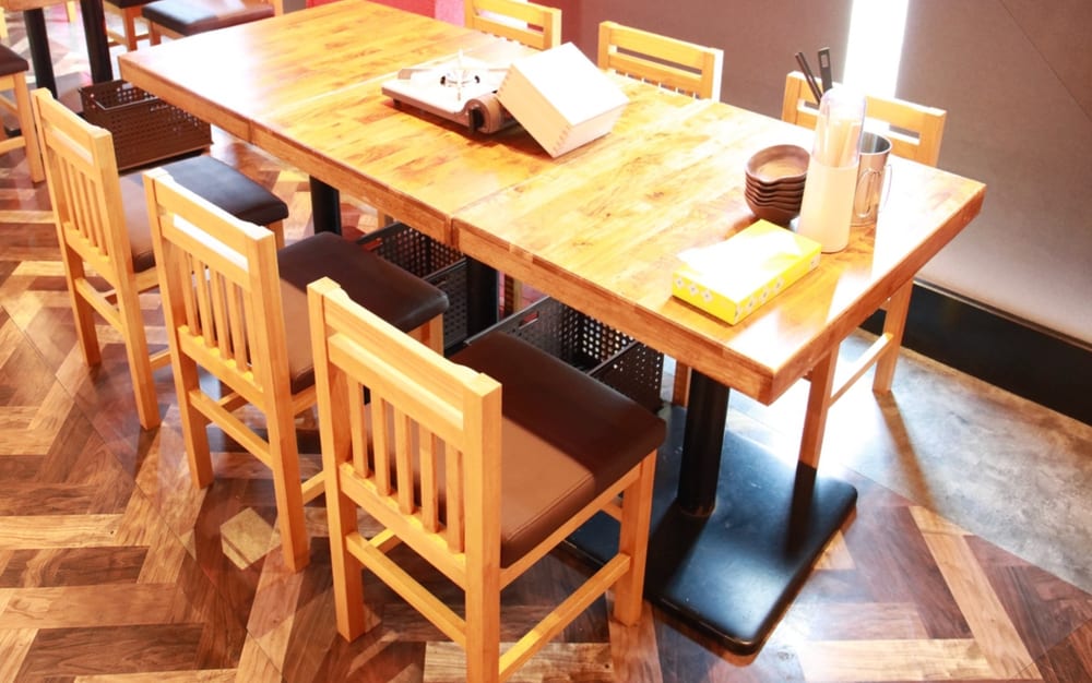 6人掛けのテーブル席